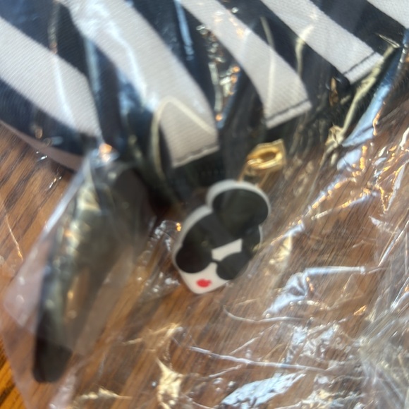 Alice+Olivia NWT canvas duffle bag - Picture 4 of 5